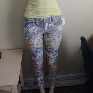 Multi colored skinny jeans sz 6